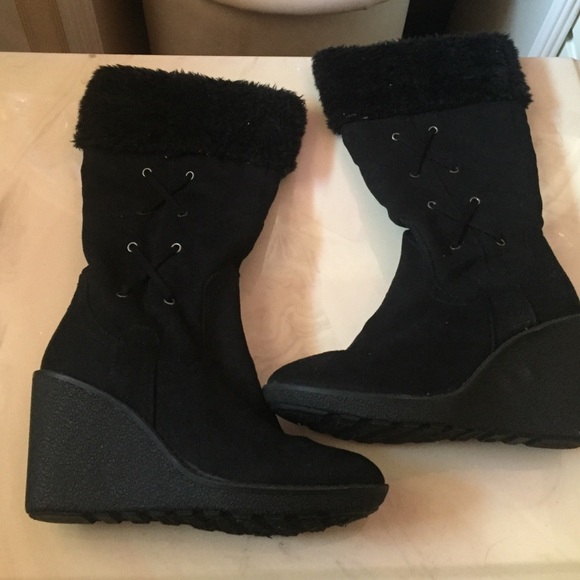 ✨Brand New Black Fur Boots✨