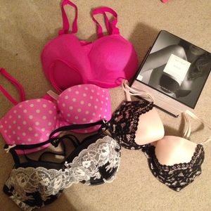 (5) Victoria secret bra's ex cond