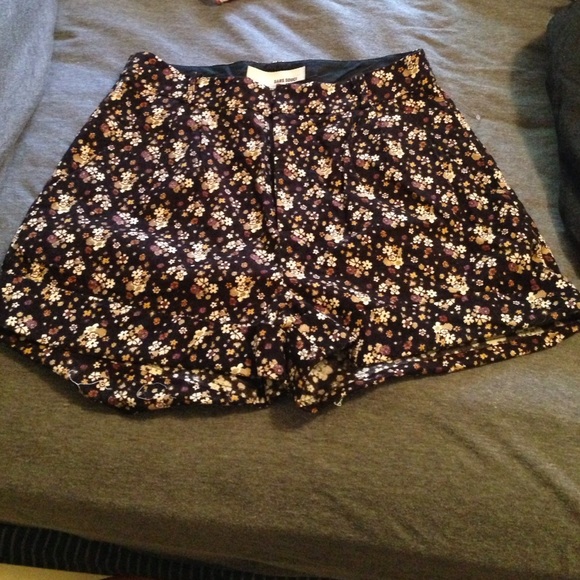 High waisted shorts - Picture 1 of 4