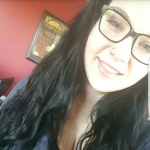 Meet your Posher, Felicity