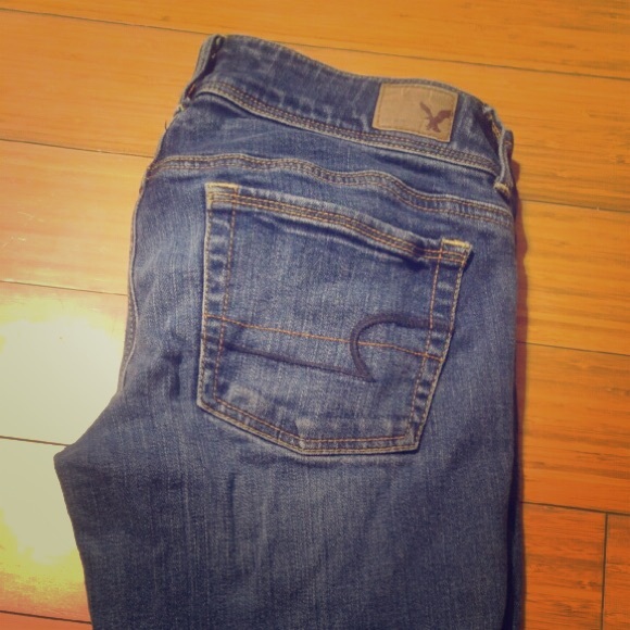 Size 2 AE kickboot jeans