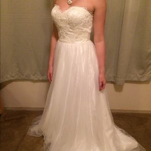 Ivory wedding dress
