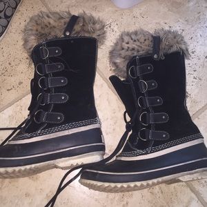NWOT Sorel winter boots black with fur