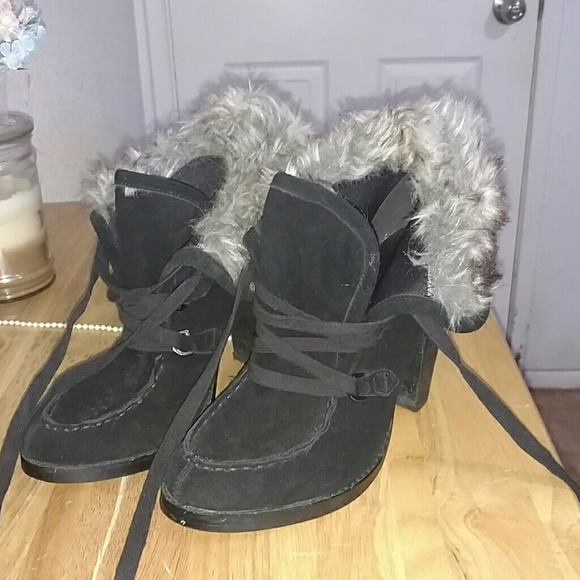 Steve Madden moccasin Fur heels. - Picture 3 of 4