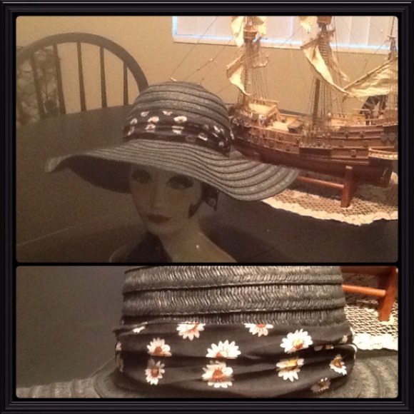 Black Straw Hat - Picture 1 of 4