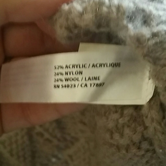 ❎SOLD IN BUNDLE❎ 3/4 SLEEVE COWL NECK SWEATER🌸 - Picture 4 of 4