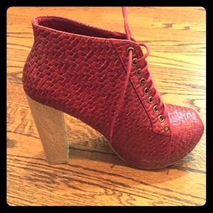 Make offer! Red woven pattern, never used