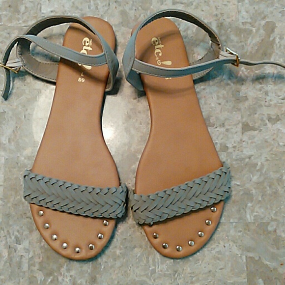 NWOT sandals