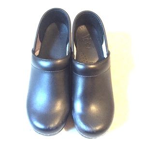 Black Leather Dansko
