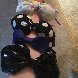 Lot of 4 bow headbands 🎀
