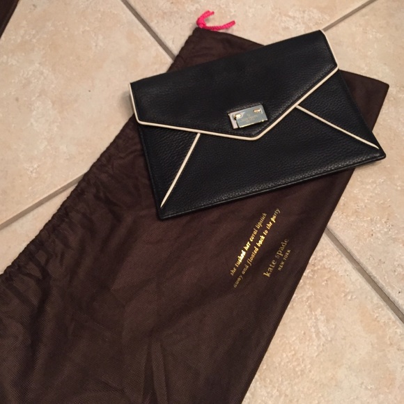 ❌SOLD❌KATE SPADE CLUTCH - Picture 4 of 4