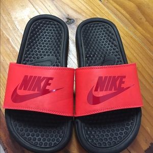 Boys Nike slides size 2
