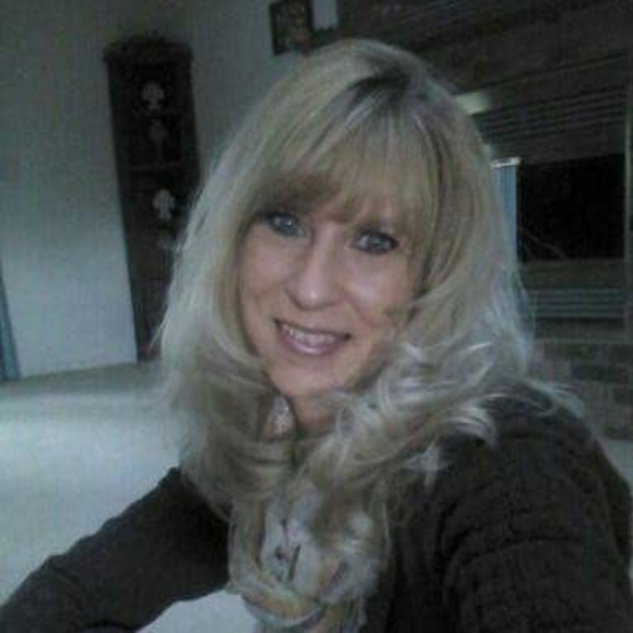 Meet your Posher, Lori - Picture 1 of 1