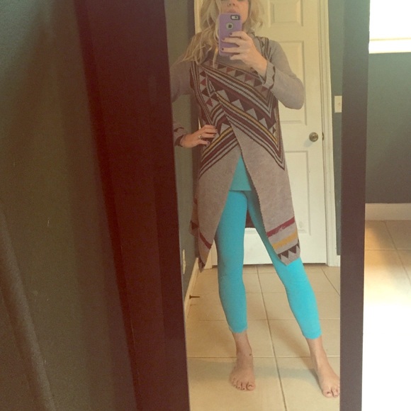 Showstopper!  Aztec tribal sweater Francescas