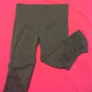 New Balance Cropped Pants in Gray