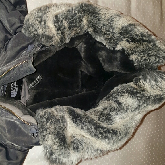 Northface womens bomber jacket, AMAZING for winter - Picture 3 of 4
