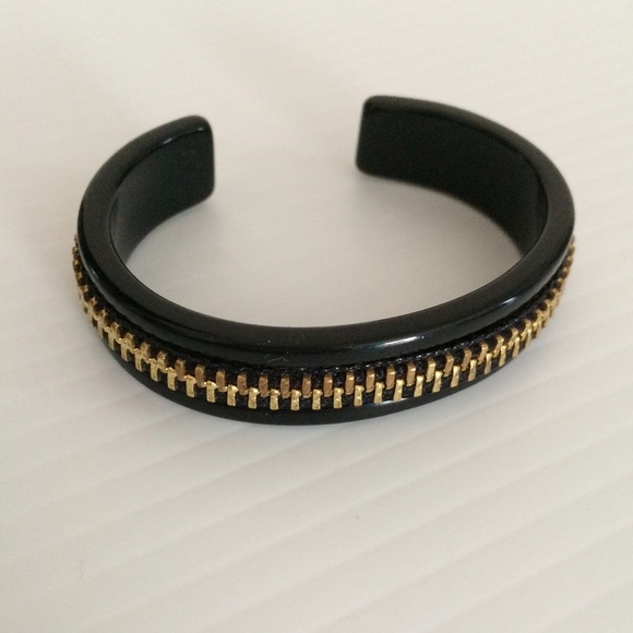 Zipper cuff bracelet