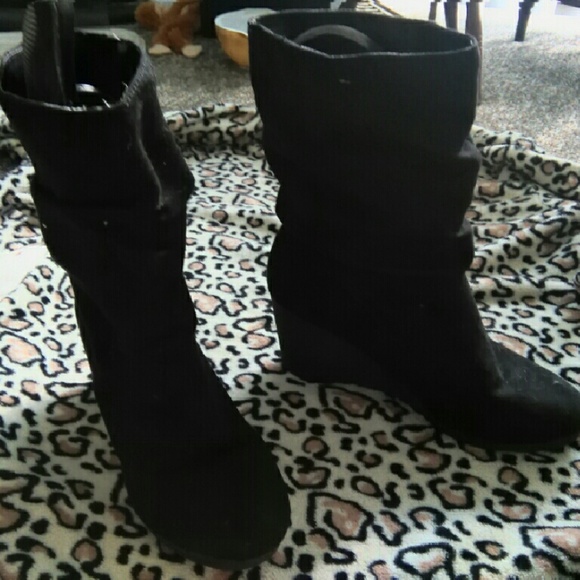 Cute black boots