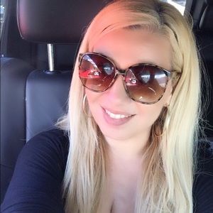 Meet your Posher, Tania