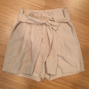 H&M Khaki / Tan High Waist Safari Shorts Size 2