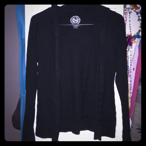 Black light weight hoodie