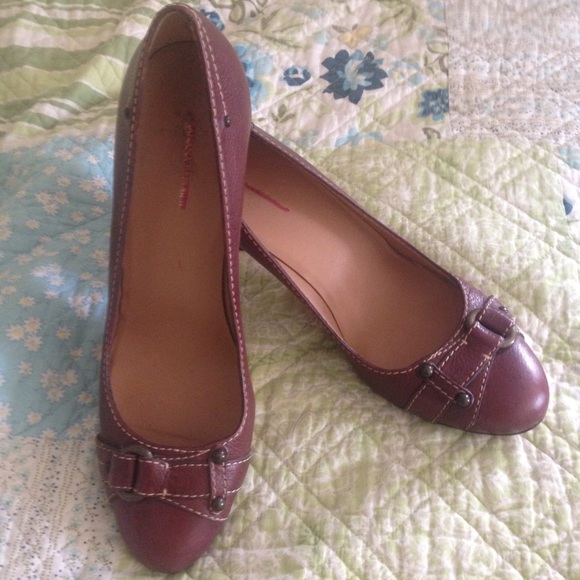 Never worn Banana Republic buckle toe heels.