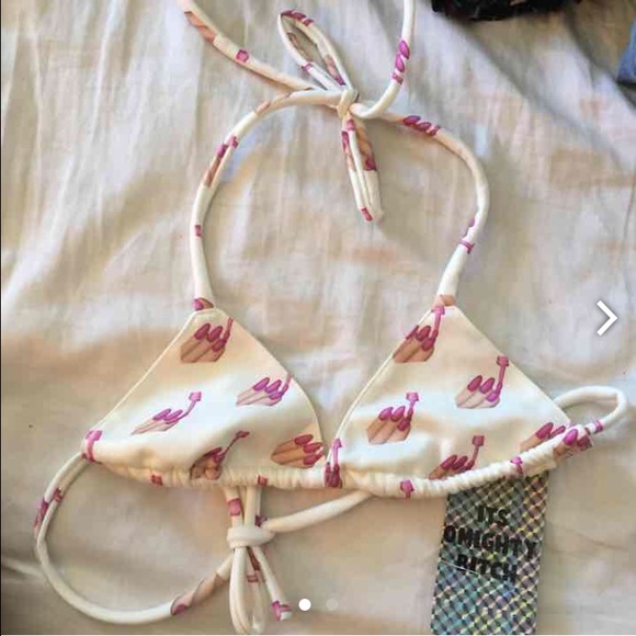 NWT Omighty nails bikini top