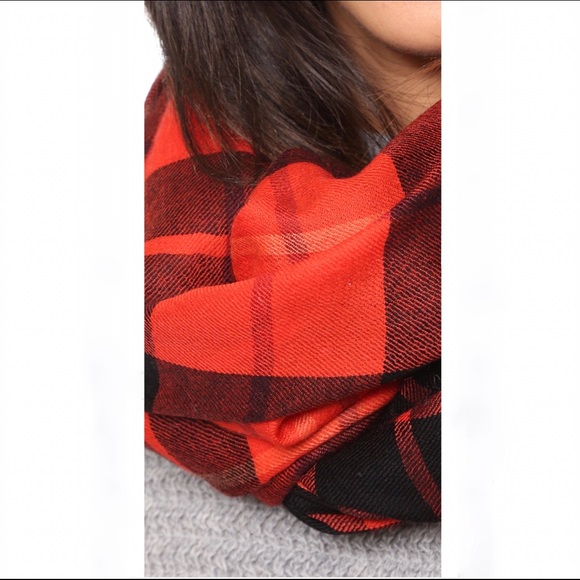 🆑 Kate Spade Plaid Red Scarf with Gold Lettering - Picture 2 of 3