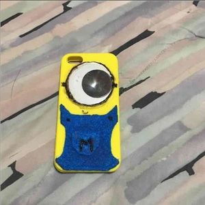 Homemade iPhone 5s minion case