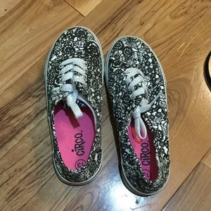 Circo Off brand keds