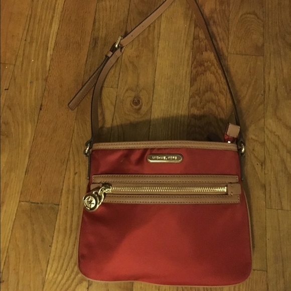 Authentic Mk crossbag ❤️🌟🌟