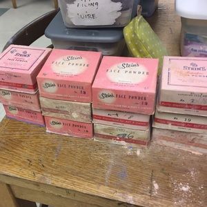 Stein's vintage theatrical face powder