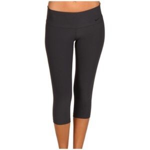 Nike Tight Fit Capris