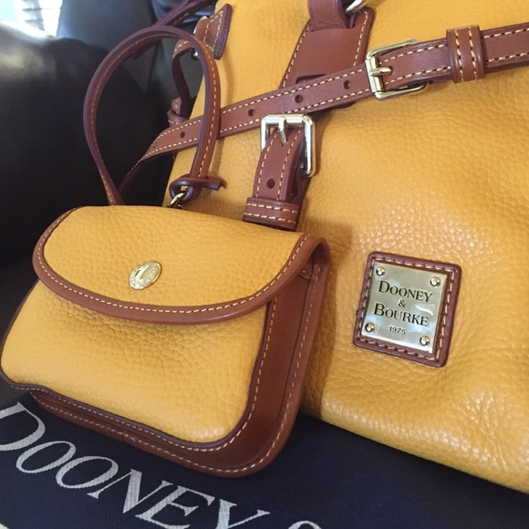 Dooney & Bourke Domed Satchel & Matching Wristlet - Picture 2 of 4