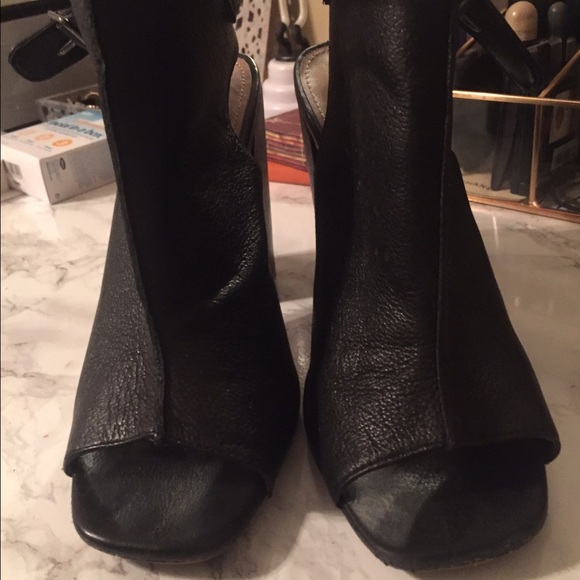 Black Steve Madden open toe booties SZ 7