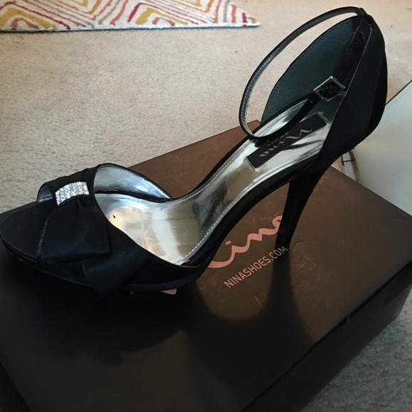 Black Nina Size 10 heels