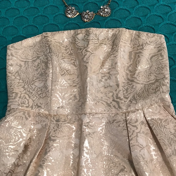 🎄🎄Forever 21 gold strapless dress🎄🎄 - Picture 2 of 5