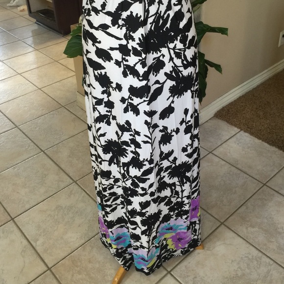 Summer dress - Picture 2 of 4