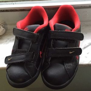 10C Toddler sneakers