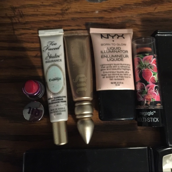 Makeup bundle - Picture 2 of 4