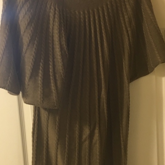 Classic Olive sweater dress donated - Picture 3 of 3