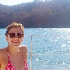 Meet your Posher, Caroline