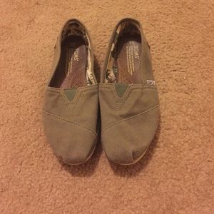 Olive Green Toms