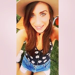 Meet your Posher, Natalie