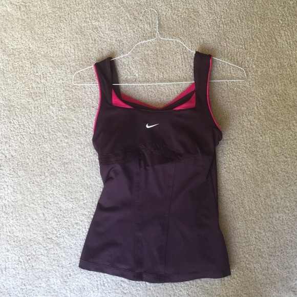 Nike Sports Top - Picture 1 of 1