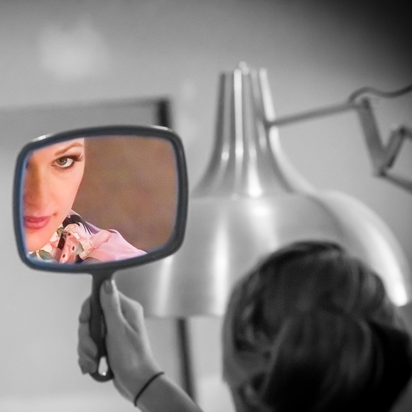 Meet your Posher, Holly - Picture 3 of 5