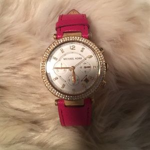 Pink MICHAEL KORS leather watch!