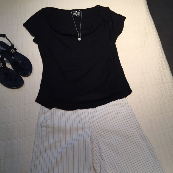 Black scoop neck tee!