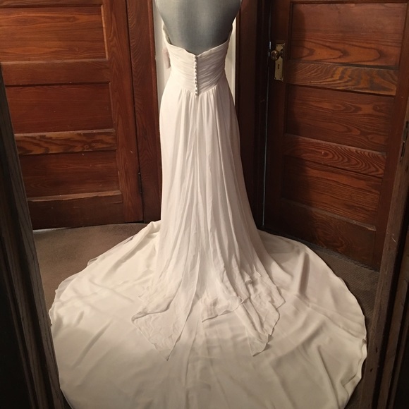 Brand new beautiful halter, ivory wedding gown! - Picture 3 of 4