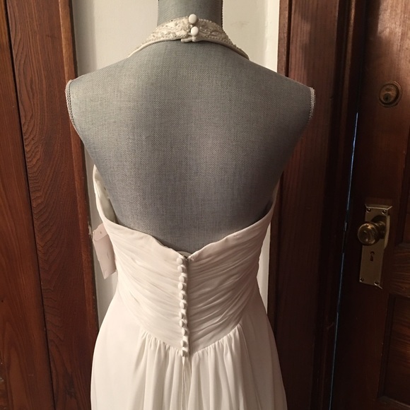 Brand new beautiful halter, ivory wedding gown! - Picture 4 of 4